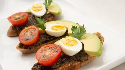 Receta de Arguiñano "para los amantes de la oliva": pincho de tapenade Receta de Arguiñano "para los amantes de la oliva": pincho de tapenade