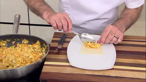 Rellena los canelones Rellena los canelones