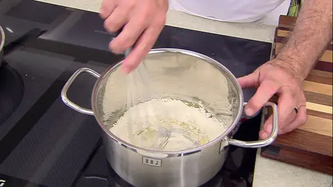 Prepara la bechamel Prepara la bechamel