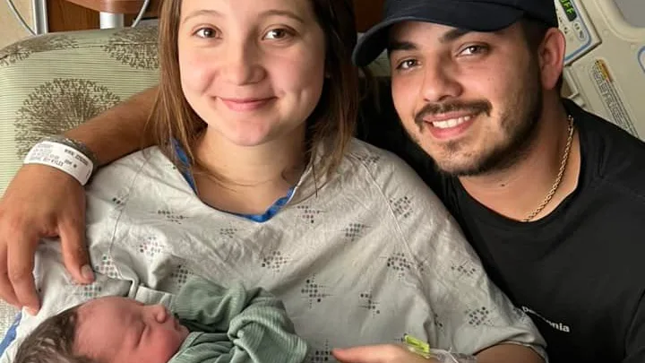 Lane Fernandez ('Teen Mom') junto a su esposa Kylee Rose y su hijo Nolyn Lane Fernandez ('Teen Mom') junto a su esposa Kylee Rose y su hijo Nolyn