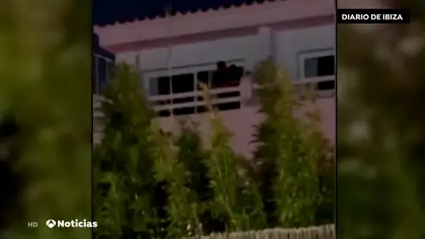 Detenido un turista en Ibiza mientras golpeaba a su pareja en un hotel Detenido un turista en Ibiza mientras golpeaba a su pareja en un hotel