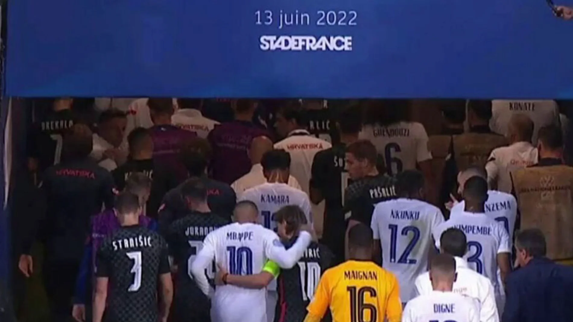Modric pidió la camiseta a Mbappé en el Stade de France