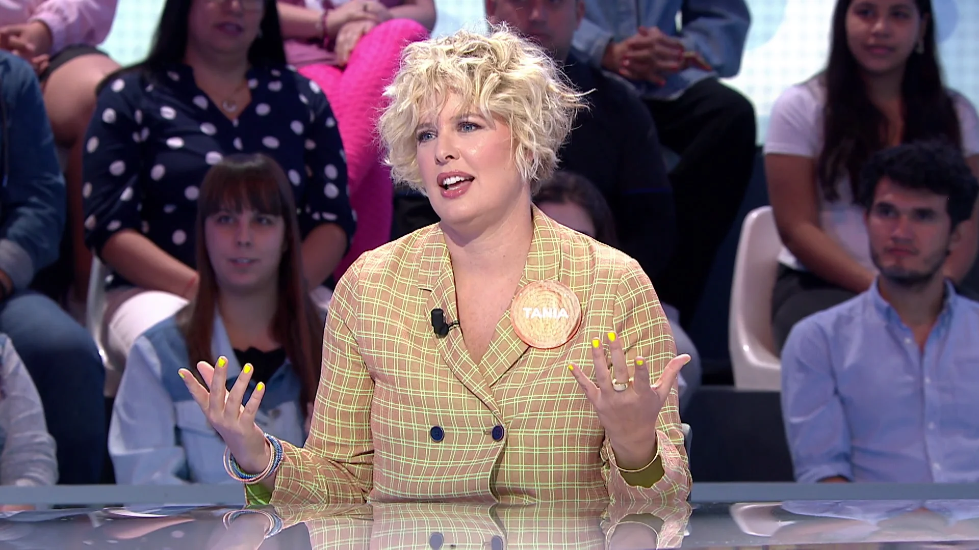 La reacci&oacute;n de Roberto Leal al piropo que le dedica Tania Llasera en &lsquo;Pasapalabra&rsquo;