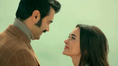 Demir, dispuesto a empezar una nueva vida junto a Ümit: “Ahora veo el futuro con ojos diferentes” Demir, dispuesto a empezar una nueva vida junto a Ümit: “Ahora veo el futuro con ojos diferentes”