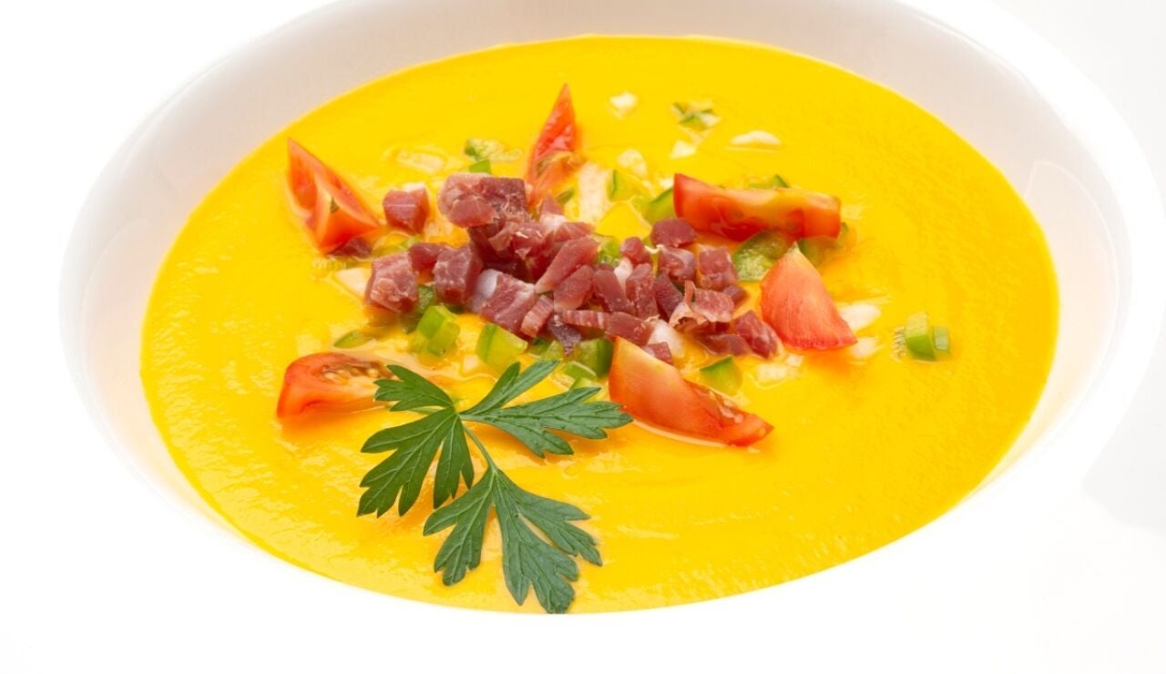 Consigue una dieta equilibrada con la receta de sopa fría de zanahoria de Karlos Arguiñano
