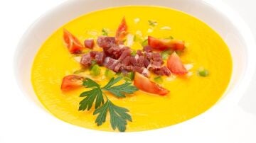 Consigue una dieta equilibrada con la receta de sopa fría de zanahoria de Karlos Arguiñano