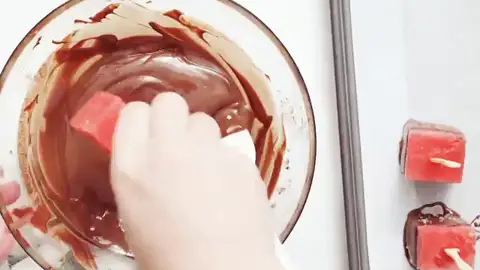 Bouquet ofrece un montón de recetas atractivas para comer sandía de forma creativa Bouquet ofrece un montón de recetas atractivas para comer sandía de forma creativa