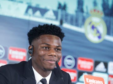 Aurélien Tchouaméni durante su presentación con el Real Madrid