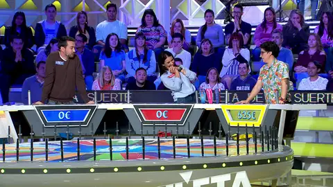 La súplica de Teresa tras el ‘Se lo doy’ de Andrea en ‘La ruleta de la suerte’: “Para los estudios de mi hija…” La súplica de Teresa tras el ‘Se lo doy’ de Andrea en ‘La ruleta de la suerte’: “Para los estudios de mi hija…”