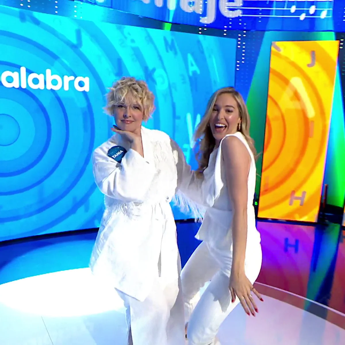Tania Llasera e Isabel Forner se ponen 'Maquillaje' en pleno 'Pasapalabra'  gracias a Mecano