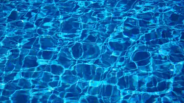 Una piscina en una imagen de archivo Una piscina en una imagen de archivo