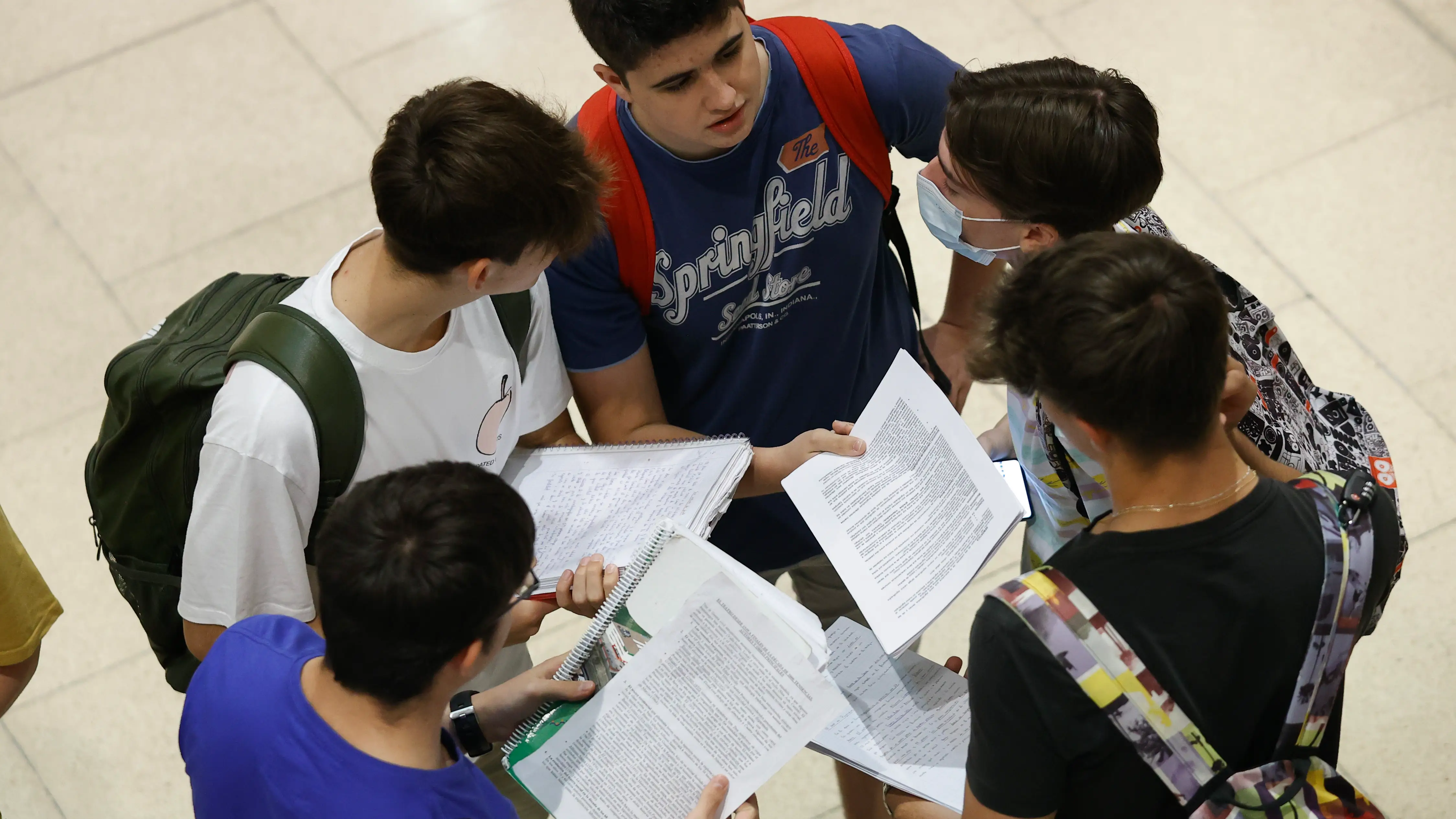 Alumnos en la EBAU