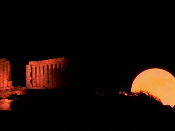 La Superluna de Fresa desde Atenas