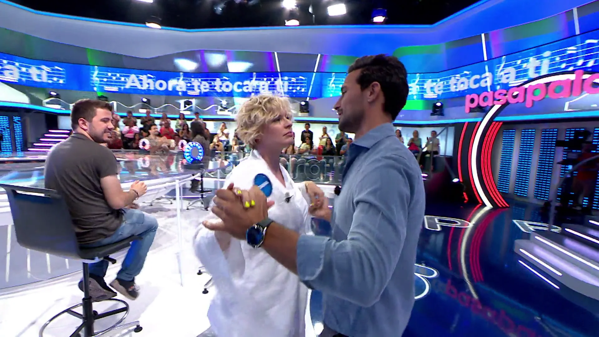 Jaime Astrain saca su vena flamenca para bailar con Tania Llasera en ‘Pasapalabra’ Jaime Astrain saca su vena flamenca para bailar con Tania Llasera en ‘Pasapalabra’