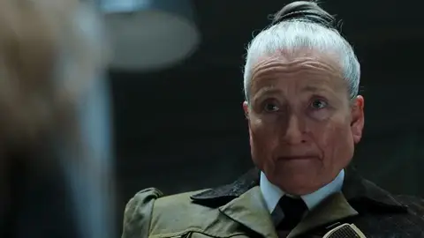 Emma Thompson como la señorita Trunchbull Emma Thompson como la señorita Trunchbull