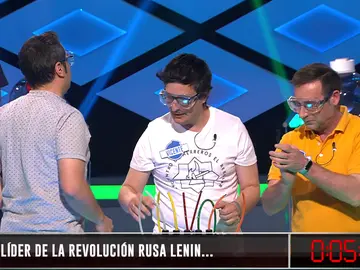 Los ‘Sindulfos’ lideran la revolución de ‘¡Boom!’: consiguen un pleno gracias a Lenin Los ‘Sindulfos’ lideran la revolución de ‘¡Boom!’: consiguen un pleno gracias a Lenin