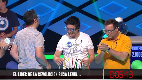 Los ‘Sindulfos’ lideran la revolución de ‘¡Boom!’: consiguen un pleno gracias a Lenin Los ‘Sindulfos’ lideran la revolución de ‘¡Boom!’: consiguen un pleno gracias a Lenin