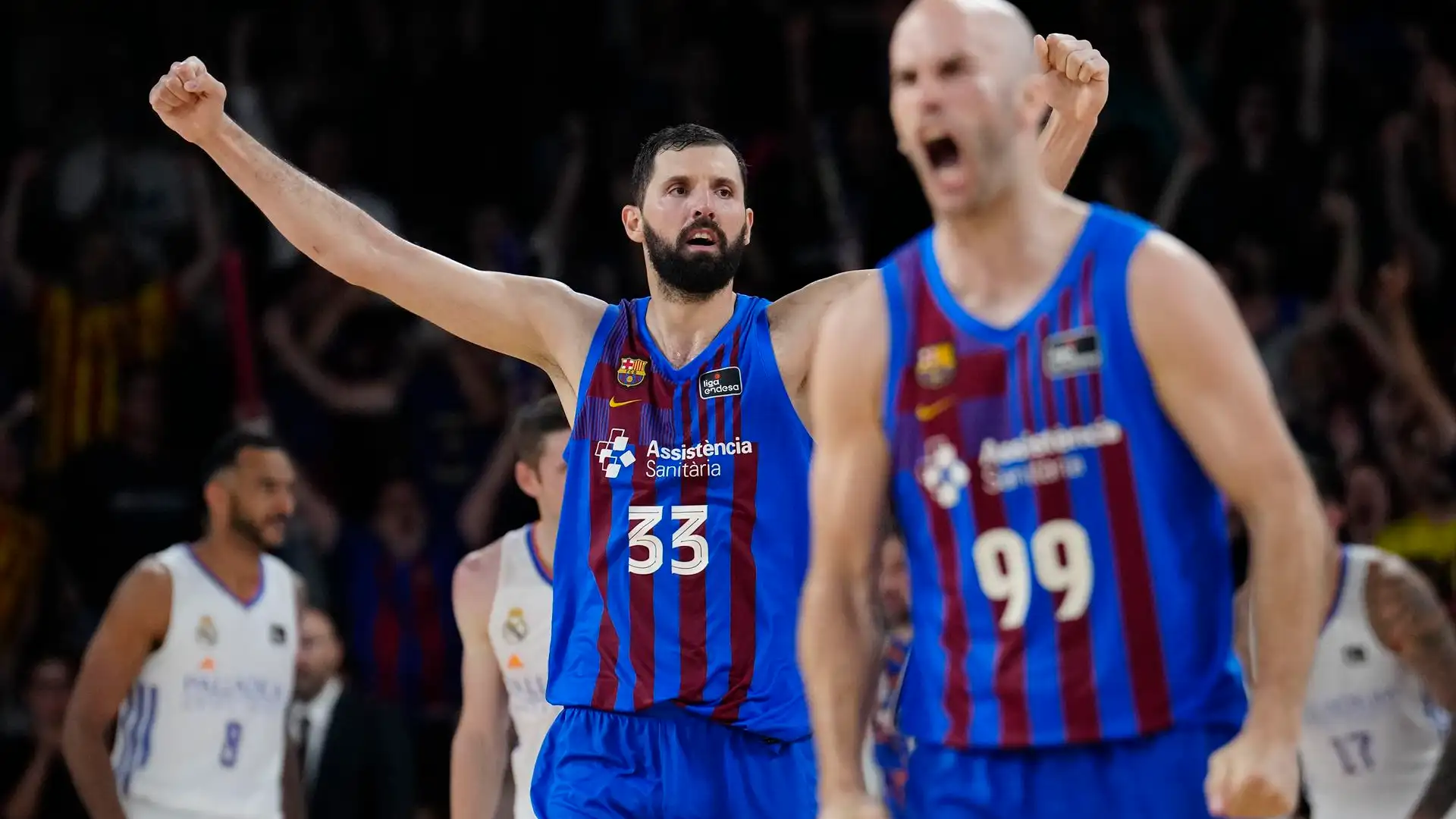 Mirotic celebra la victoria ante el Madrid Mirotic celebra la victoria ante el Madrid