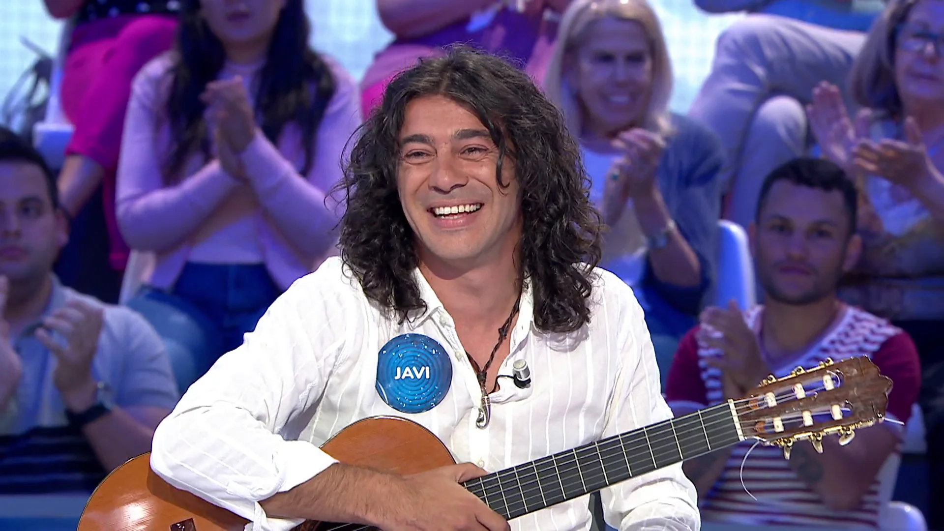 “Esto es gloria”: Javi Cantero canta ‘Mi voz sale rota’ y embruja con su guitarra en ‘Pasapalabra’ “Esto es gloria”: Javi Cantero canta ‘Mi voz sale rota’ y embruja con su guitarra en ‘Pasapalabra’