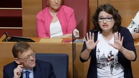 Teresa, joven abusada por el exmarido de Mónica Oltra, tras la imputación de la vicepresidenta: "Es lo justo" Teresa, joven abusada por el exmarido de Mónica Oltra, tras la imputación de la vicepresidenta: "Es lo justo"