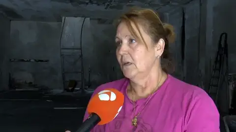 Una mujer sobrevive al incendio que provocó su exmarido en su vivienda de Gran Canaria: "Él se achicharró" Una mujer sobrevive al incendio que provocó su exmarido en su vivienda de Gran Canaria: "Él se achicharró"