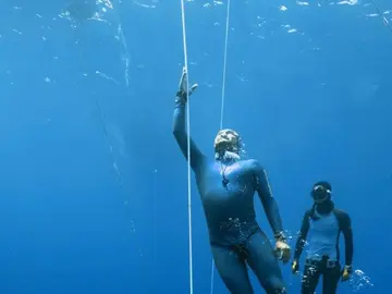 John Muñoz Aristizábal, el primer colombiano que desciende 112 metros en la modalidad de apnea sin límite John Muñoz Aristizábal, el primer colombiano que desciende 112 metros en la modalidad de apnea sin límite