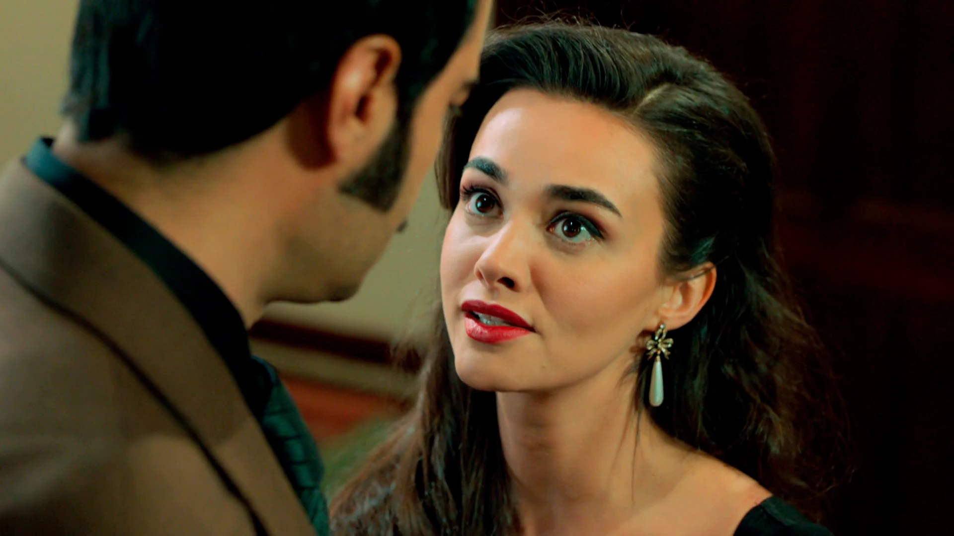 Ümit juega todas sus cartas y declara su amor a Demir: “Mi alma te pertenece, te quiero” Ümit juega todas sus cartas y declara su amor a Demir: “Mi alma te pertenece, te quiero”