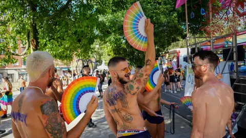 Miles de personas participan en el desfile del Orgullo en Barcelona dos años después Miles de personas participan en el desfile del Orgullo en Barcelona dos años después