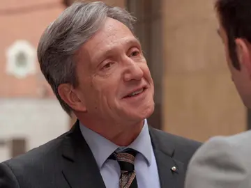 Uriarte confía en Raúl su despiadado plan contra Fran: robarle su idea y fabricar el juguete en su otra empresa Uriarte confía en Raúl su despiadado plan contra Fran: robarle su idea y fabricar el juguete en su otra empresa
