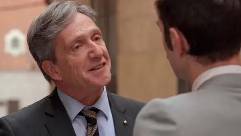 Uriarte confía en Raúl su despiadado plan contra Fran: robarle su idea y fabricar el juguete en su otra empresa Uriarte confía en Raúl su despiadado plan contra Fran: robarle su idea y fabricar el juguete en su otra empresa