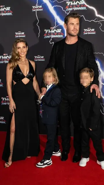 Elsa Pataky y Chris Hemsworth con sus hijos Tristan y Sasha Elsa Pataky y Chris Hemsworth con sus hijos Tristan y Sasha
