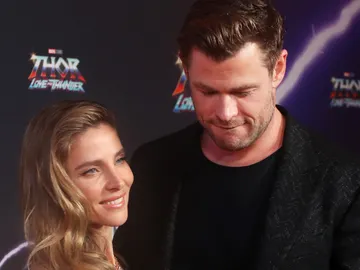 Elsa Paraky y Chris Hemsworth de premiere Elsa Paraky y Chris Hemsworth de premiere