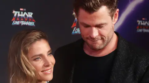 Elsa Paraky y Chris Hemsworth de premiere Elsa Paraky y Chris Hemsworth de premiere