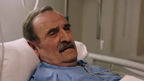 Hikmet les pide una última cosa a sus hijos: "Llevadme a casa. Quiero morir allí” Hikmet les pide una última cosa a sus hijos: "Llevadme a casa. Quiero morir allí”