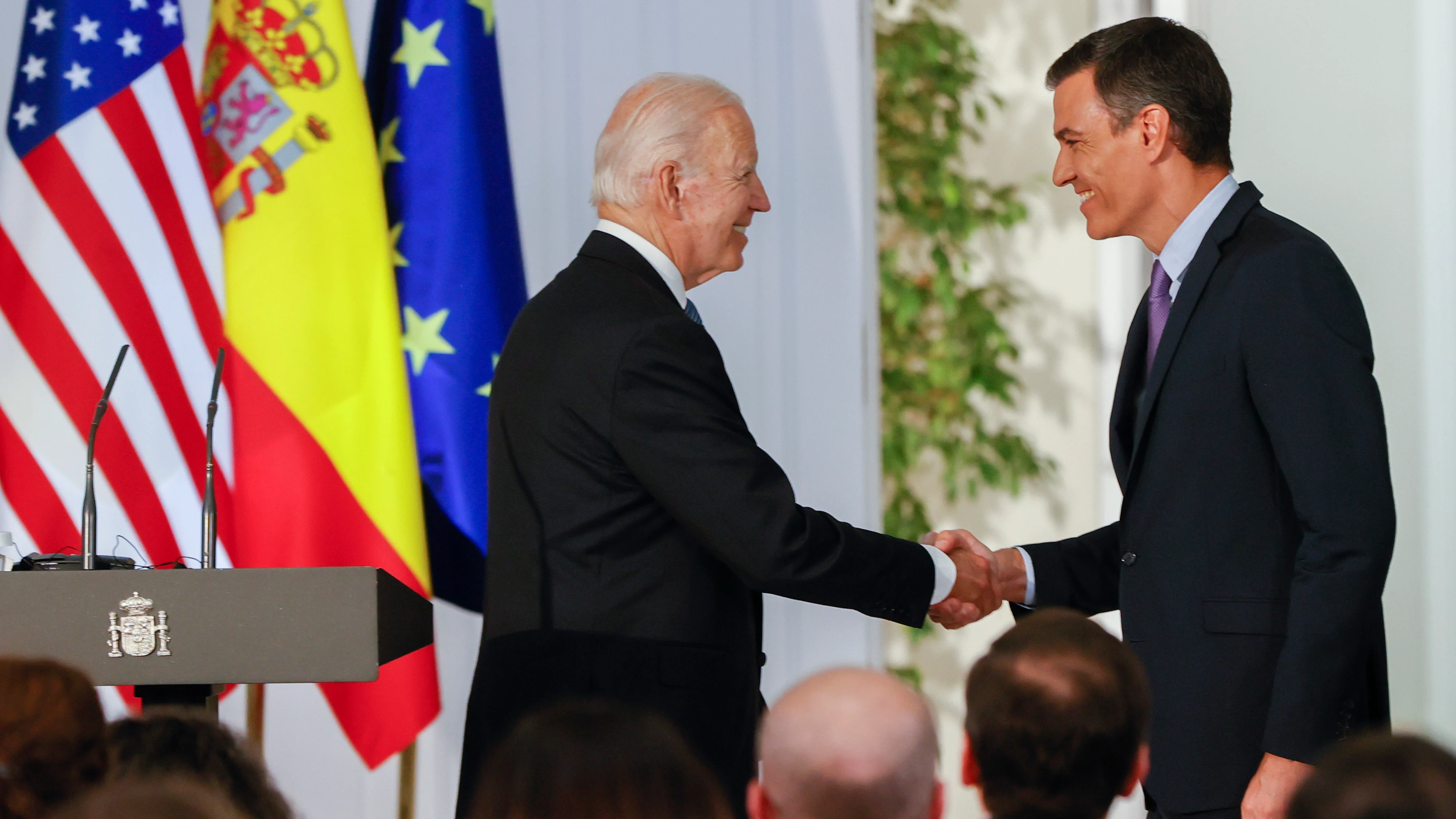 Saludo entre Joe Biden y Pedro Sánchez Saludo entre Joe Biden y Pedro Sánchez
