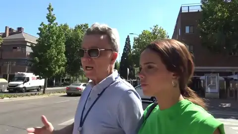 José Ortega Cano, muy nervioso, pierde los papeles con su hija Gloria Camila tras enfadarse con la prensa José Ortega Cano, muy nervioso, pierde los papeles con su hija Gloria Camila tras enfadarse con la prensa