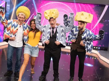 Pilar Rubio convierte 'El Hormiguero 3.0' en una pasarela: "¡Vuelven los 2000'!" Pilar Rubio convierte 'El Hormiguero 3.0' en una pasarela: "¡Vuelven los 2000'!"