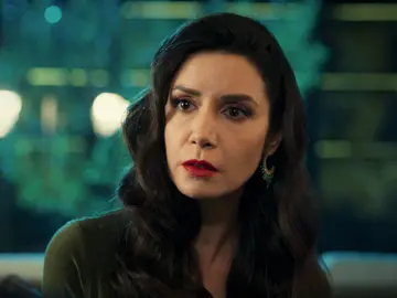 Akif no está dispuesto a renunciar a Suzan: "Estoy loco por ti" Akif no está dispuesto a renunciar a Suzan: "Estoy loco por ti"