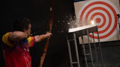 ¡Flechazo iluminado!: Marron impresiona rompiendo todas las bombillas