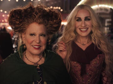 Bette Midler, Sarah Jessica Parker y Kathy Najim en 'El retorno de las brujas 2'