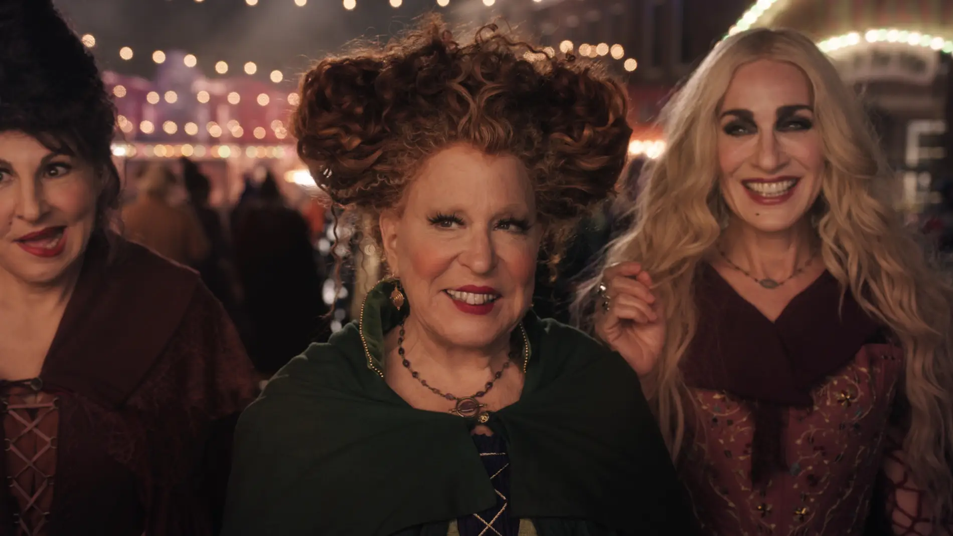 Bette Midler, Sarah Jessica Parker y Kathy Najim en 'El retorno de las brujas 2'