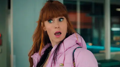 El juego sucio de Morgane para salirse con la suya: ¡hace público el romance de Karadec! El juego sucio de Morgane para salirse con la suya: ¡hace público el romance de Karadec!