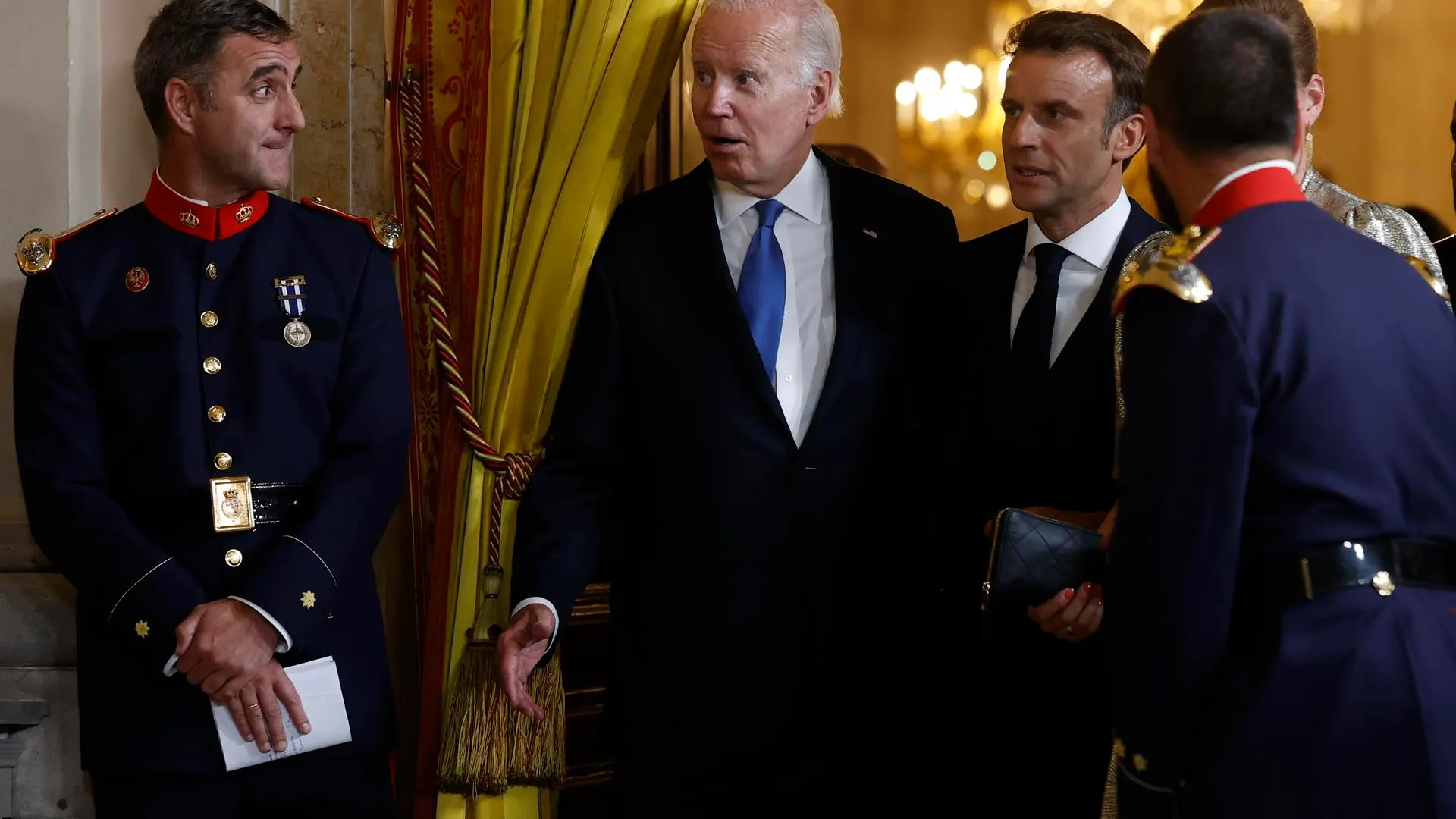 Biden y Macron en la recepción oficial en el Palacio Real por la Cumbre de la OTAN Biden y Macron en la recepción oficial en el Palacio Real por la Cumbre de la OTAN