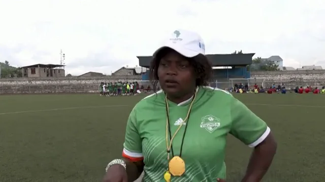 Salama Miruho, la primera entrenadora de un equipo masculino de f&uacute;tbol en el Congo