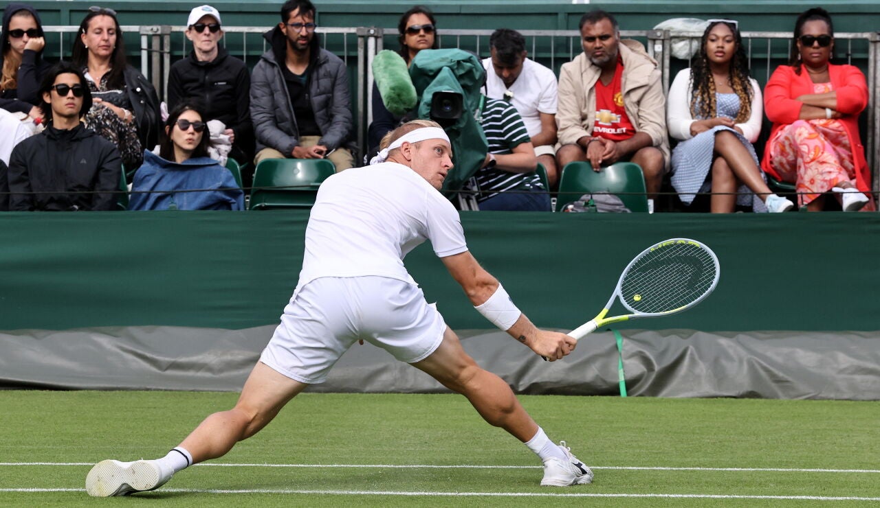 Alejandro Davidovich, en acción en Wimbledon