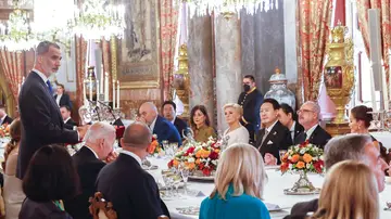 El rey Felipe VI pronuncia unas palabras en la cena oficial en el Palacio Real