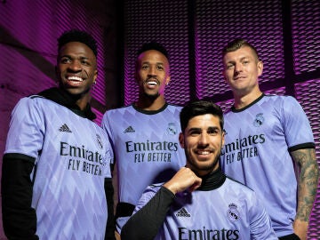 La segunda equipación del Real Madrid para la temporada 2022-23
