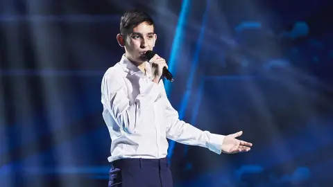 El swing de Pablo Fernández llena el plató de ‘La Voz Kids’ cantando ‘Come fly with me’ El swing de Pablo Fernández llena el plató de ‘La Voz Kids’ cantando ‘Come fly with me’