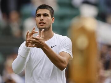 Alcaraz, tras ganar al gigante Otte en Wimbledon