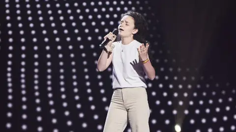 Paula Cañaveras enamora con su versión de ‘Algo especial en ti’ en ‘La Voz Kids’ Paula Cañaveras enamora con su versión de ‘Algo especial en ti’ en ‘La Voz Kids’